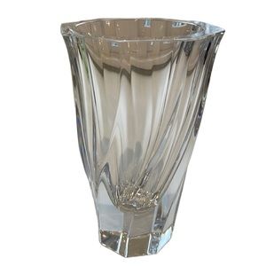 ORREFORS RESIDENCE 6-1/8-INCH MINI CRYSTAL VASE. NEW.